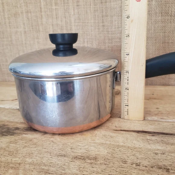 VTG Revere Ware 1.5 QT Saucepan and Lid - Pre 1968 - Picture 5 of 11
